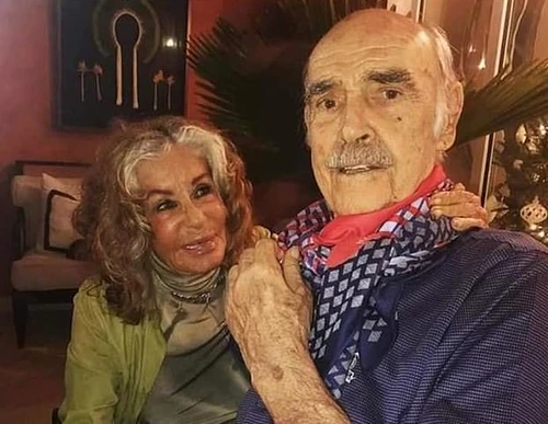 Sean Connery și Micheline Roquebrune în 2006, anul în care actorul s-a retras din viața profesionalăfoto: Getty Images