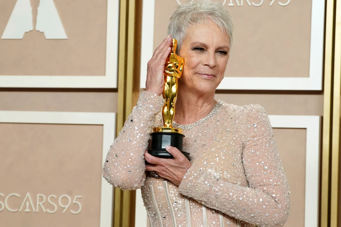 Jamie Lee Curtis a câştigat Oscarul la 64 de ani. Foto Profimedia