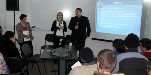 Agricultori din toata tara speră să prindă unul dintre cele 20 de joburi oferite de englezi