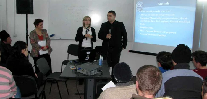 Agricultori din toata tara speră să prindă unul dintre cele 20 de joburi oferite de englezi