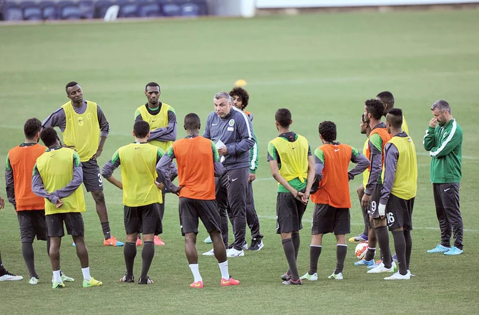 
    Laurenţiu Reghecampf  