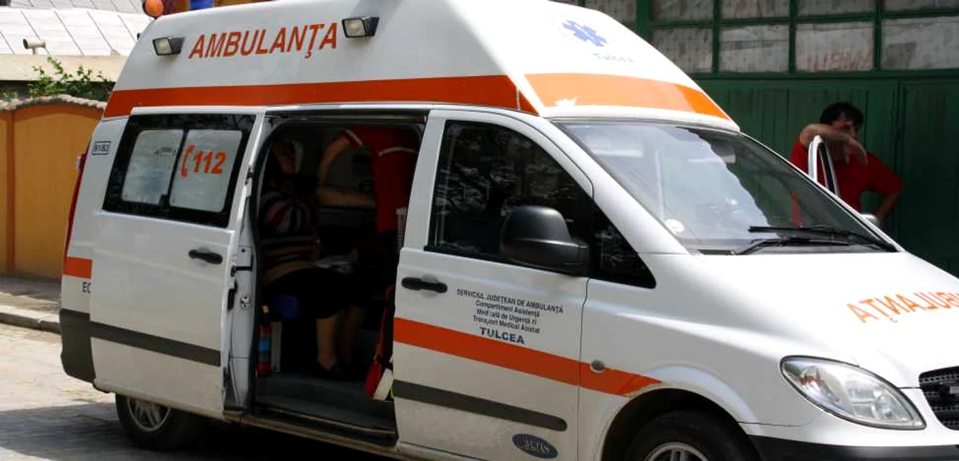 Ambulanţa a staţionat la faţa locului o oră şi jumătate pentru că victimele nu erau de găsit (Foto: Arhivă)