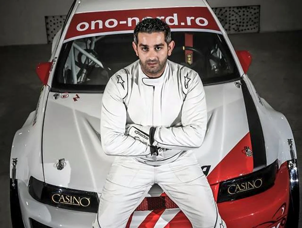 
    Daniel Onoriu  
