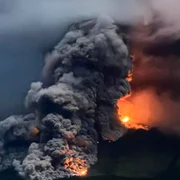 eruptie vulcan jpg