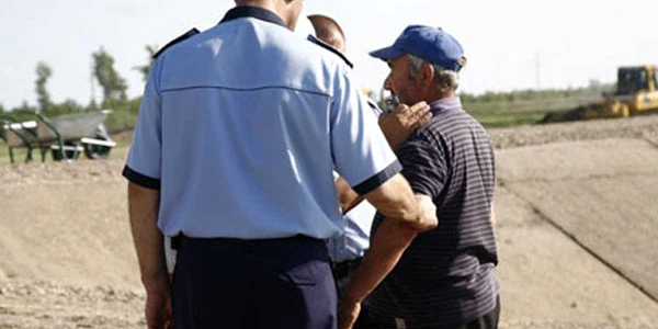 Agresorul este cercetat de poliţie