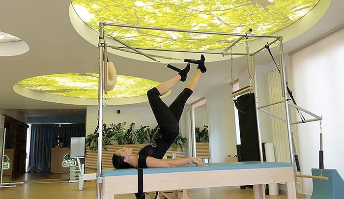 Andreea Marin, în nişte poziţii imposibile la aparate