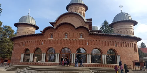 noua catedrala arhiepiscopala si regala curtea de arges 01 foto Denis Grigorescu jpg