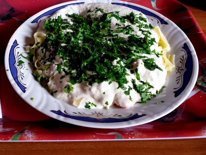 Paste cu creveţi şi sos alb