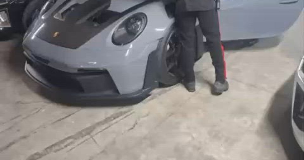 20 de autoturisme de lux, găsite în Italia
