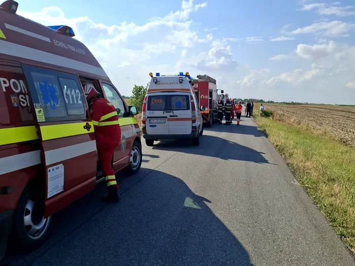 Mai multe echipaje de prim ajutor au ajuns la locul evenimentului FOTO: ISU Teleorman