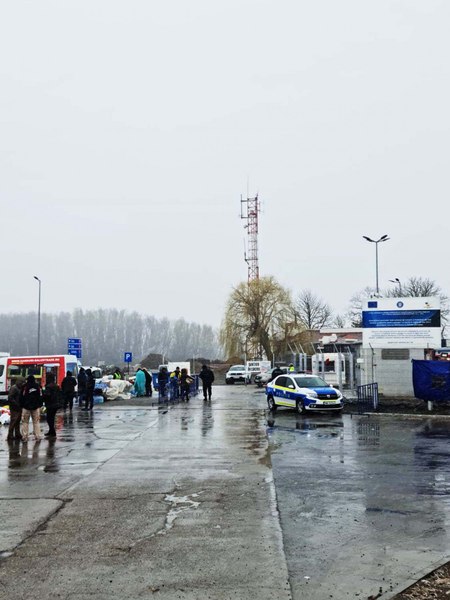 Punctul de trecere a frontierei dintre Ucraina şi România de la Isaccea a fost avariat în urma atacurilor ruse