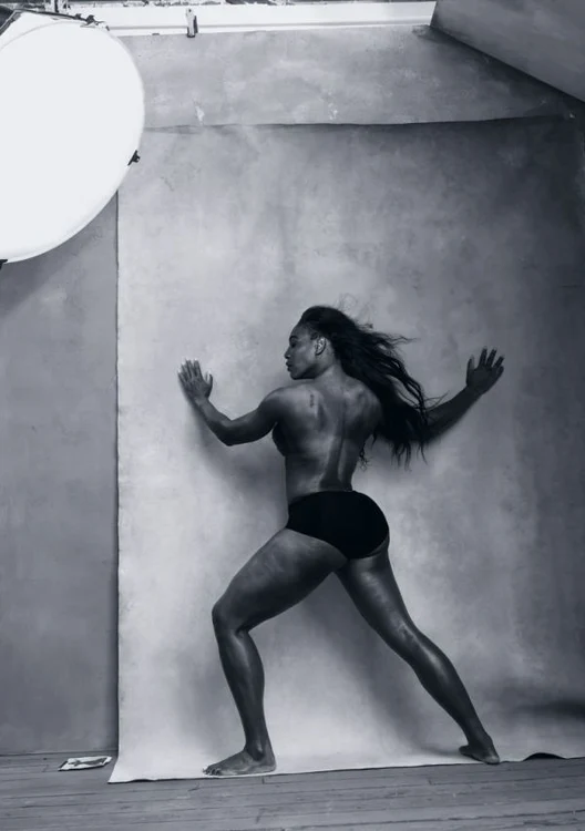 Serena Williams poate fi admirată pe pagina lunii Aprilie