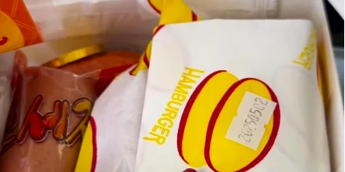 kim jong un a lansat burger kim pentru turistii rusi care vin in coreea de nord a fost prezentat ca o realizare nationala 997596 jpeg