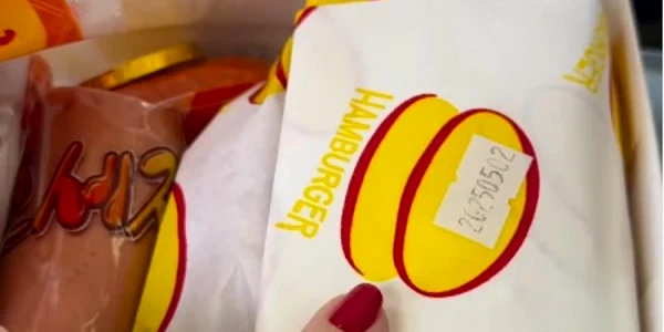 kim jong un a lansat burger kim pentru turistii rusi care vin in coreea de nord a fost prezentat ca o realizare nationala 997596 jpeg