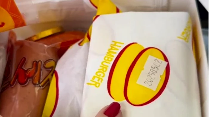 Turiștii ruși care vin în Coreea de Nord, întâmpinați cu Burger Kim FOTO: Instagram