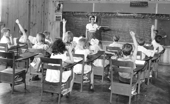 Profesorul în vremea pandemiei  Nostalgia are chipul tău jpeg