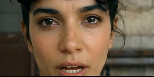 Lolita Cercel  captura YouTube Pe peronu de la gara png