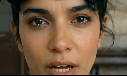 Lolita Cercel  captura YouTube Pe peronu de la gara png