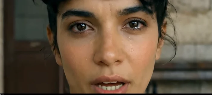 Lolita Cercel, cântăreața creată cu AI. FOTO captură YouTube Lolita Cercel - Pe peronu’ de la gară