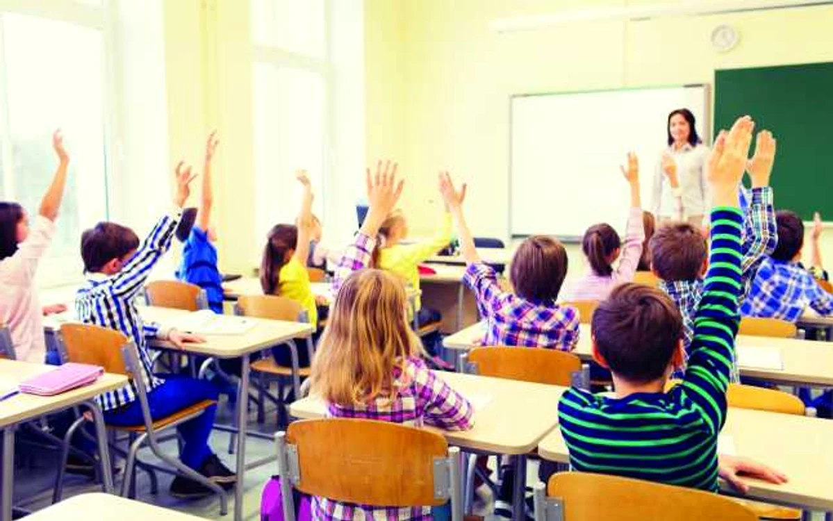 
    Elevii din ciclul primar nu revin în bănci, ci vor fi ascultați online, pentru ca învățătoarea să le poată încheia situația școlară  