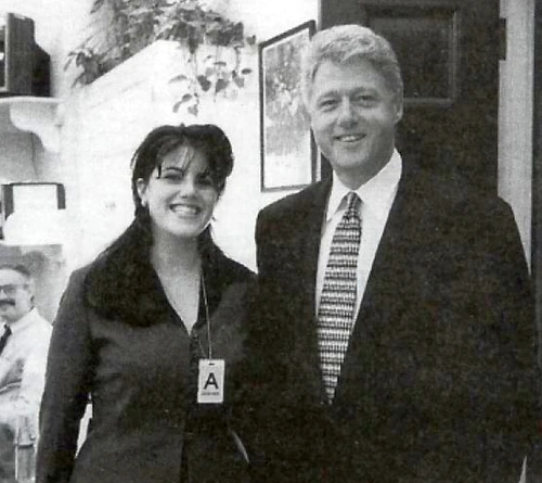 Relaţia Bill Clinton - Monica Lewinsky a fost unul dintre marile scandaluri ale anilor 1990