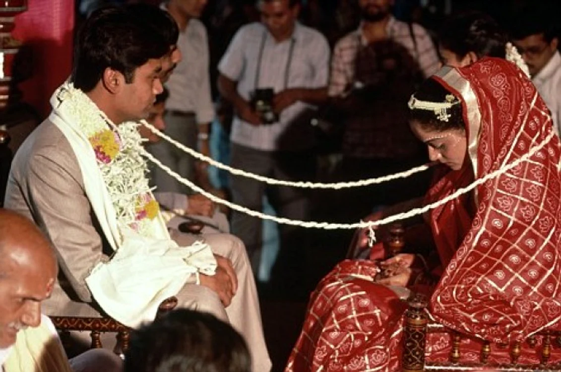 
    O tânără din India a plătit cu viața pentru că s-a căsătorit fără aprobarea familei Sursă foto: Profimedia   
