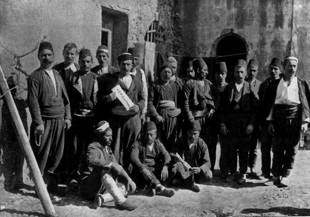 Revoluţionari armeni implicaţi în atacul asupra Băncii Otomane din Istanbul (1896)