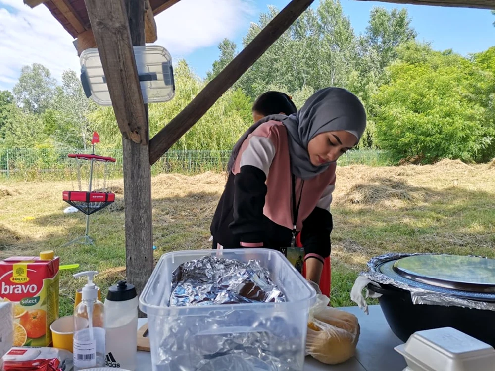 Mâncarea este un bun liant între comunităţi la Festivalul Refugiaţilor din acest an FOTO Ş.Both