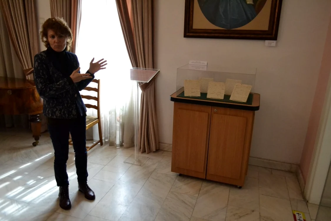 Fragmente din manuscrisul Hortensiei Papadat Bengescu expuse la Muzeul Judeţean de Istorie Prahova FOTO Facebook Muzeu Judeţean Istorie Prahova