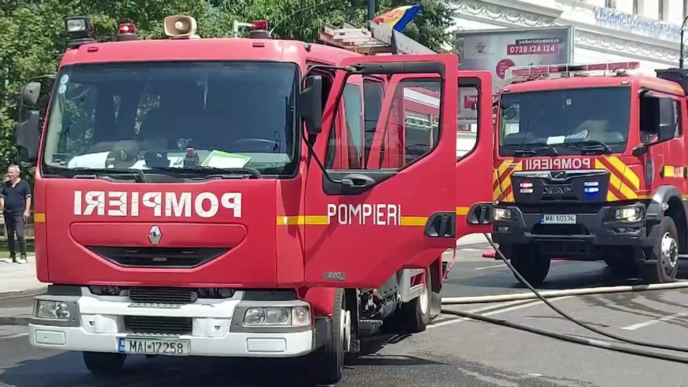 Incendiu în centrul Craiovei. Zeci de persoane au fost evacuate. De la ce a pornit totul VIDEO 