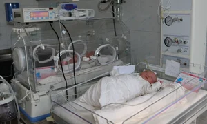 incubator copil prematur jpeg