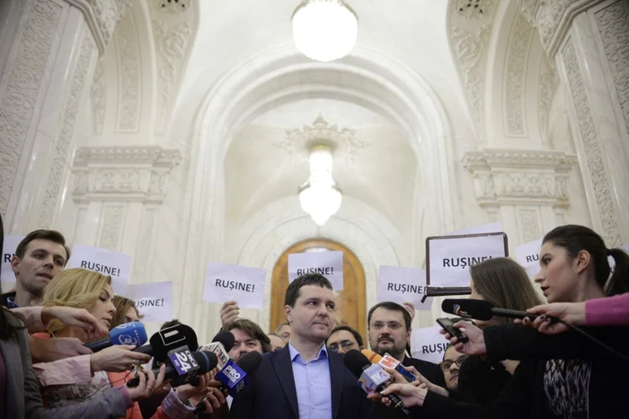 Liderul USR Nicusor Dan soşeste la şedinta Biroului Permanent Reunit al Camerei Deputaţilor şi Senatului miercuri 1 februarie 2017 FOTO Mediafax