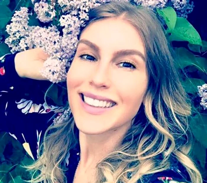 Captură din videoclipul „Neprevăzut” cu lenjeria intimă a Corineifoto: captură video