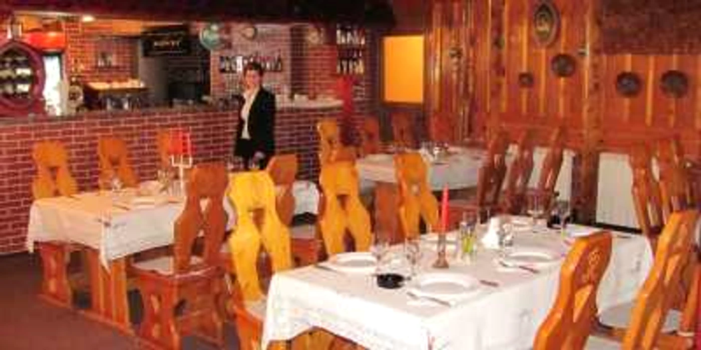 Restaurantul Rustic, în aşteptarea petrecăreţilor