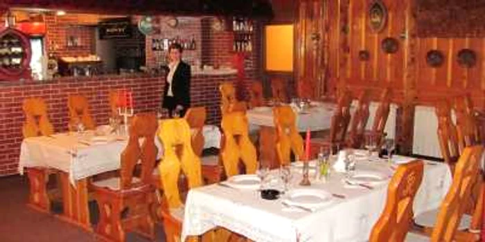 Restaurantul Rustic, în aşteptarea petrecăreţilor