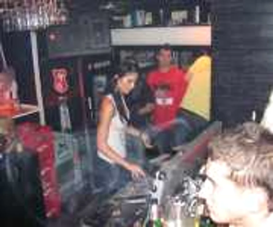 DJ-iţa s-a dat în spectacol aseară foto: Mihai Iosif