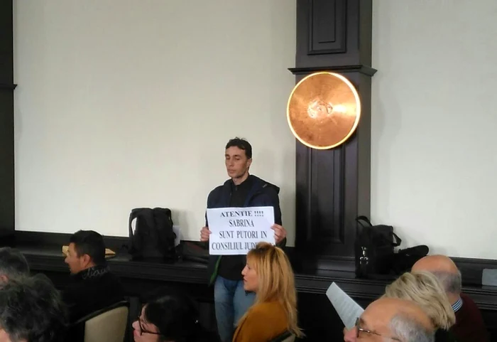 Sorin Belu a protestat într-un mod inedit FOTO Cosmin Văideanu