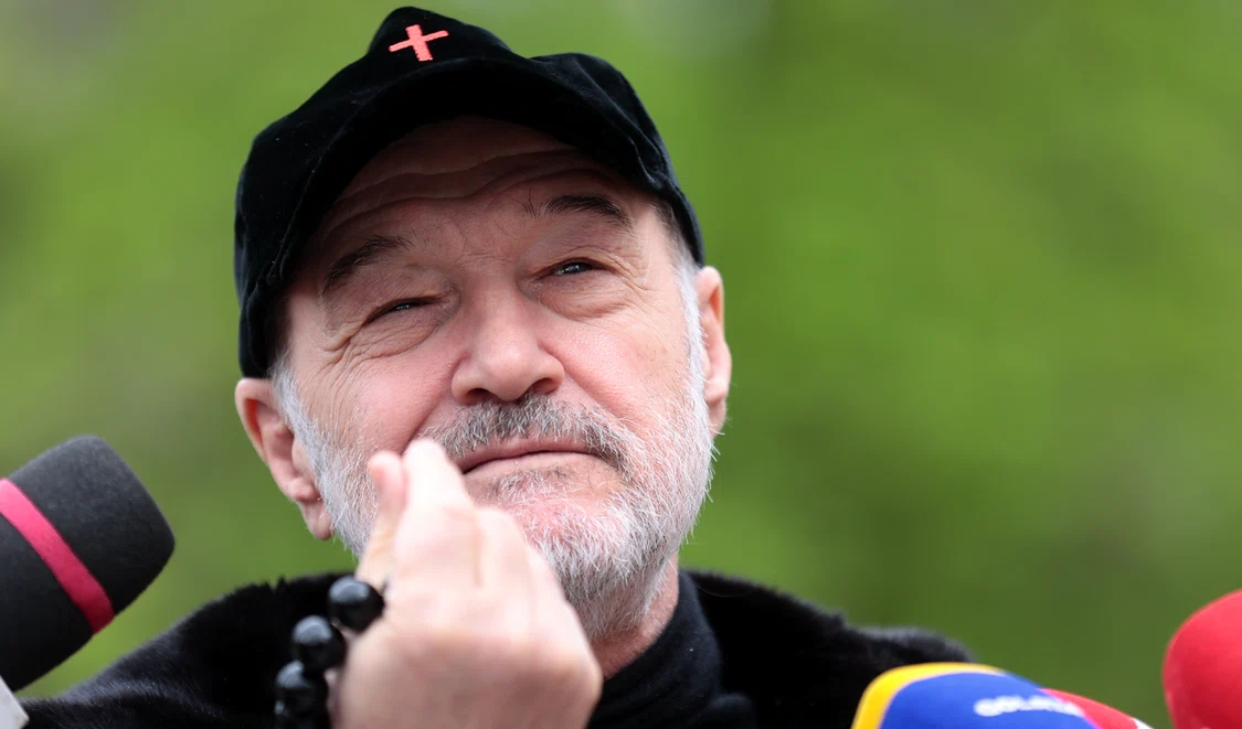 Gigi Becali, încântat de mirosul banilor. Foto Mediafax