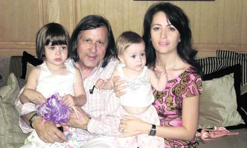 Cu Amalia Năstase are două fete, acum în vârstă de 12 şi 15 ani jpeg