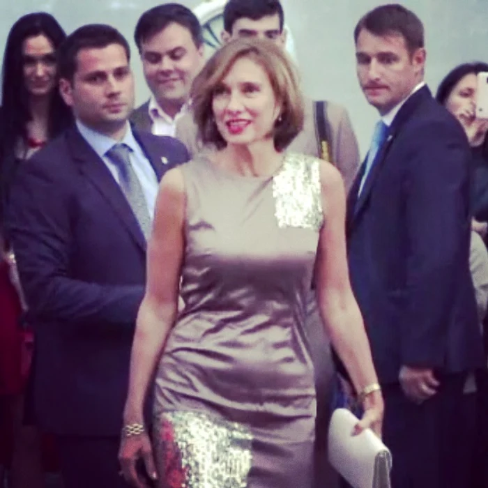 carmen iohannis rochie pelger jpeg