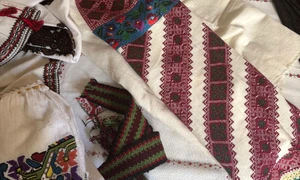 De la lada de zestre la Paris: costume și textile tradiționale românești, în capitala Franței