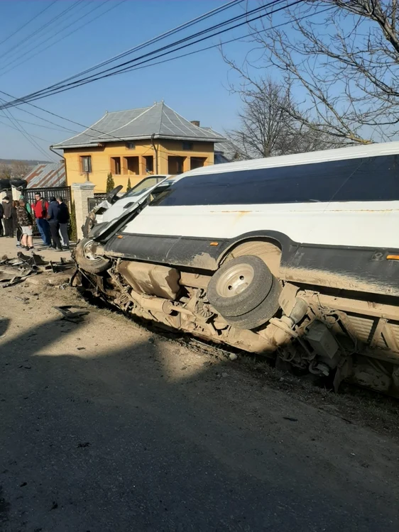 accident rutier arbore suceava 