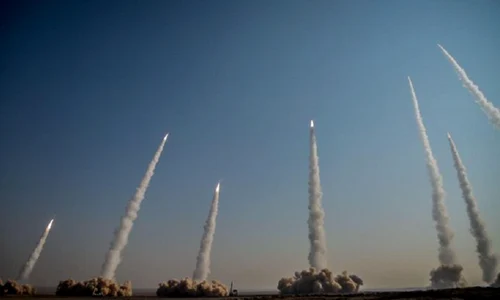 Iranul a testat rachete balistice în cursul unor exercitii militare FOTO via News.ro