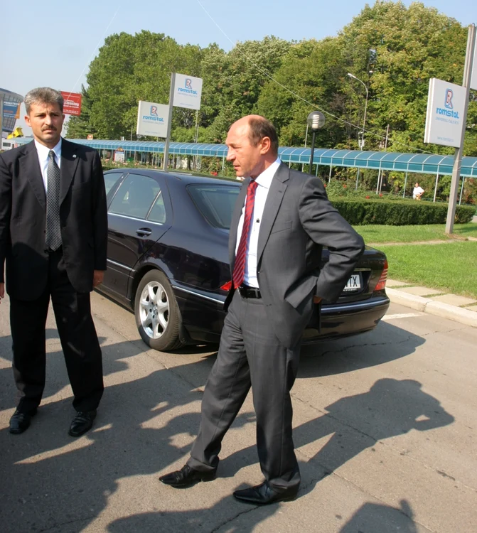 Băsescu nu a plecat de la locul accidentului până ce femeia nu a fost dusă la spital