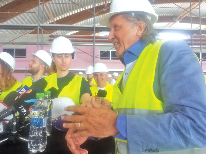 Ilie Năstase i-a ținut, ieri,  locul amicului său, Ion Țiriac,  la prezentarea șantierului unde  se ridică patinoarul din Otopeni 