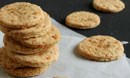 biscuiti cu parmezan jpeg