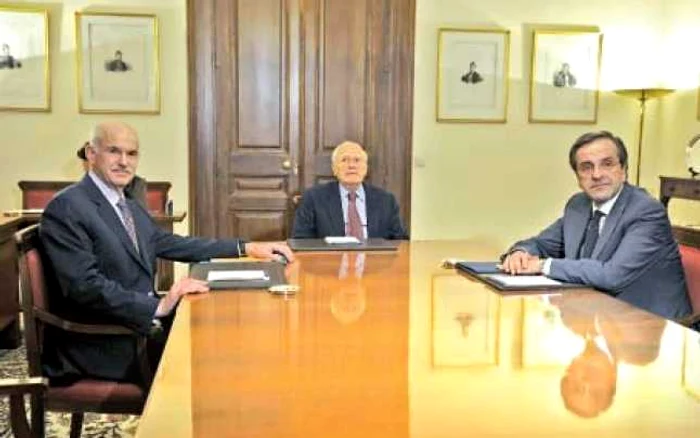 Giorgios Papandreu, premierul demisionar (stânga) a ajuns la un acord cu liderul opoziţiei, Antonis Samaras (dreapta) Foto: AFP