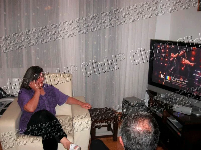 Părinţii Paulei Seling au urmărit cu înfrigurare semifinala de joi a Eurovisionului.