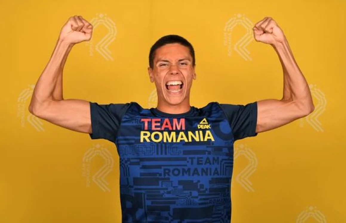 David Popovici a mai scris o pagină de istorie pentru RomâniaFOTO: Facebook/ COSR