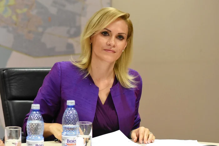 
    Gabriela Firea nu e bine văzută de societatea civilă  